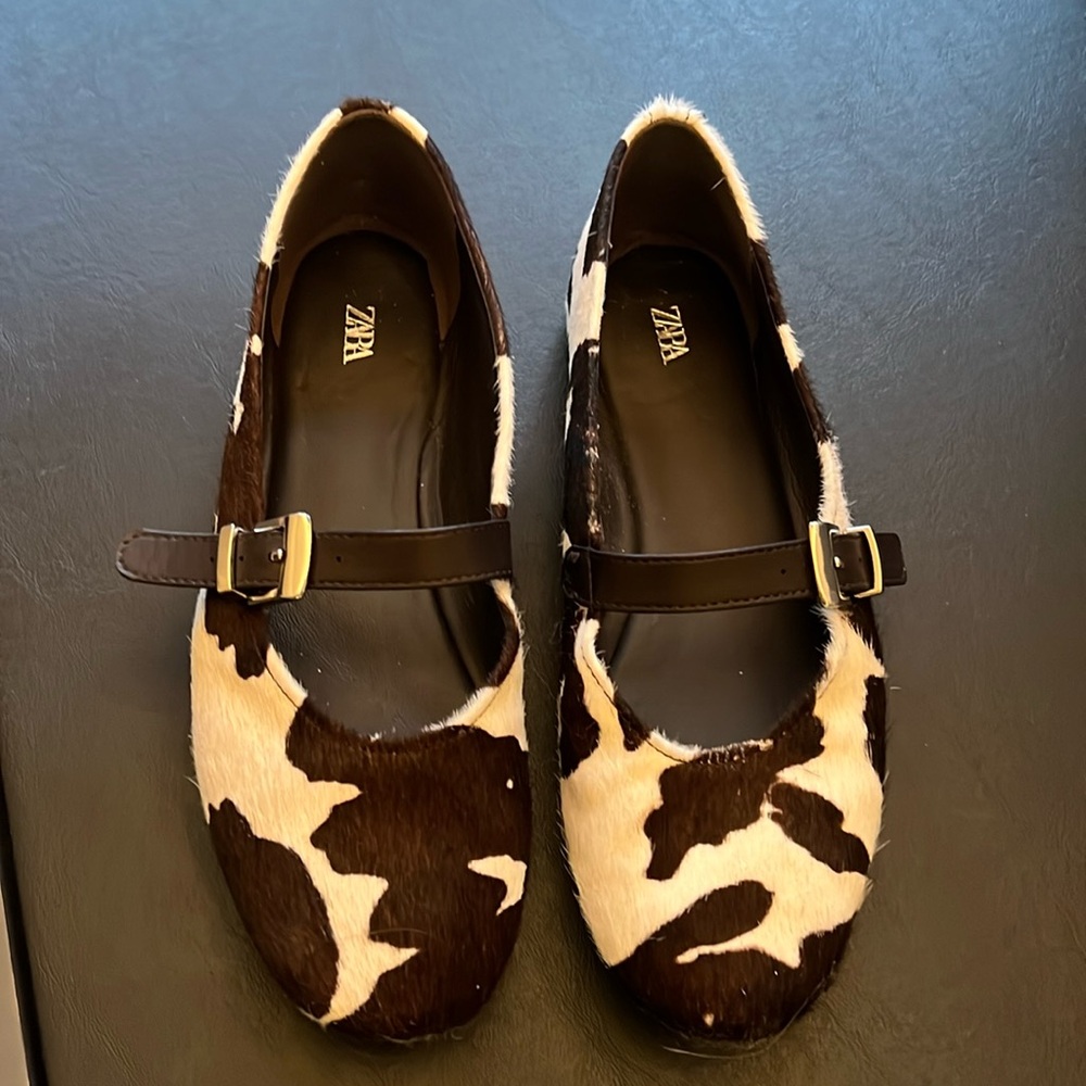 Zara Cow Ballet Flats | Size 38